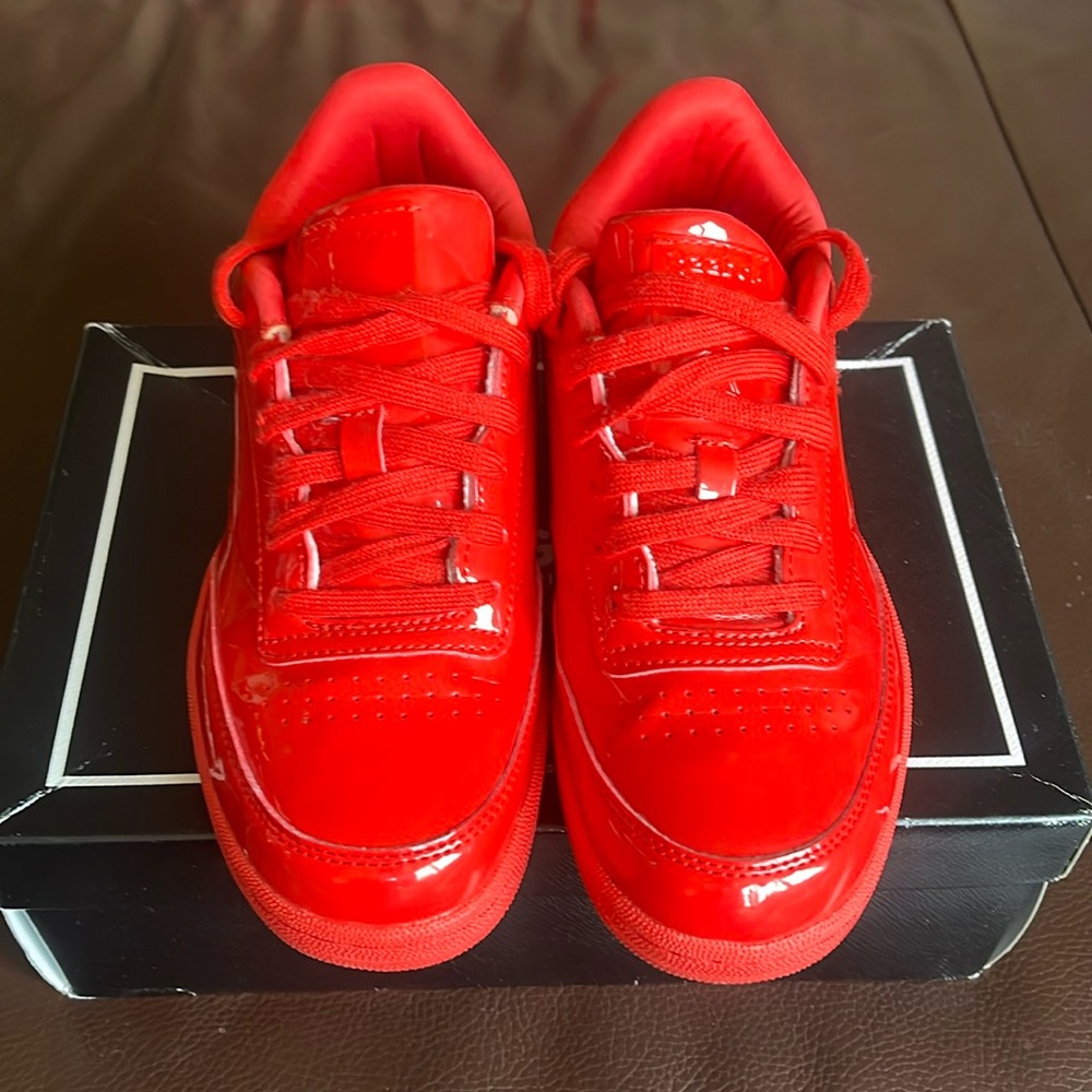 Reebok patent sneakers 👟
